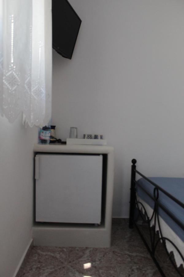 Meltemi Rooms And Studios Anafi Esterno foto
