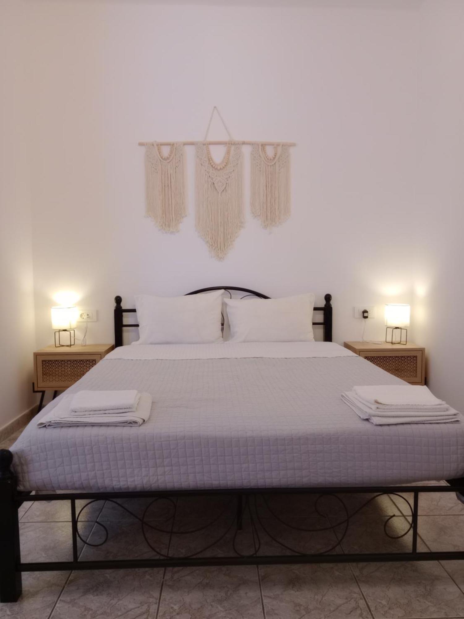 Meltemi Rooms And Studios Anafi Esterno foto