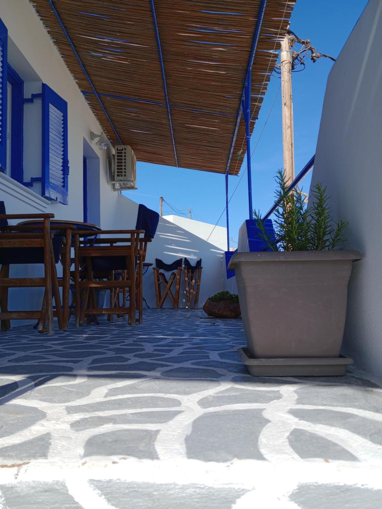 Meltemi Rooms And Studios Anafi Esterno foto